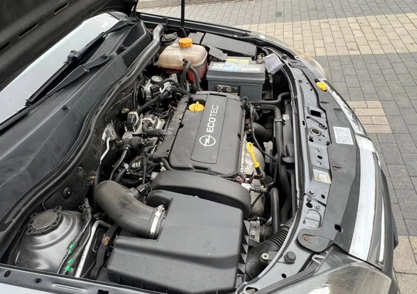 Opel Astra cena 17999 przebieg: 202194, rok produkcji 2010 z Warka małe 781